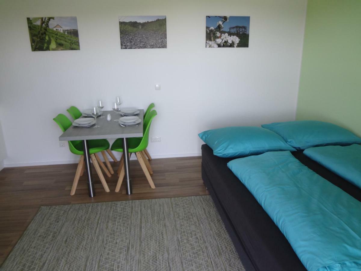 Weinstraßenapartment Fam. Dietrich Ratsch an der Weinstraße Exterior foto